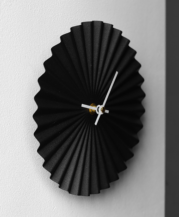 Idemak Crease Clock